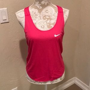 Nike dry-fit tank 💗💛